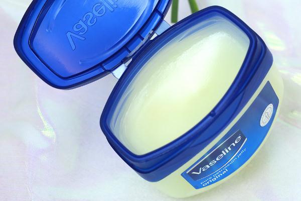 凡士林對濕疹有效嗎 濕疹患者可以用凡士林嗎 凡士林對濕疹有效嗎 濕疹患者可以用凡士林嗎