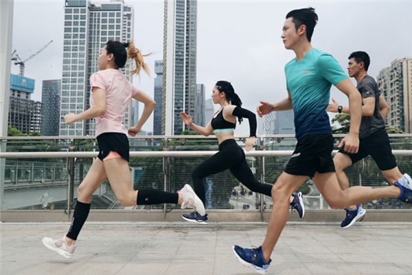 晨跑適合跑幾公里 晨跑前要做什么準(zhǔn)備 晨跑適合跑幾公里 晨跑前要做什么準(zhǔn)備