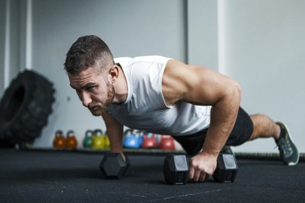 俯臥撐能否減肥 俯臥撐減肥有用嗎 俯臥撐能否減肥 俯臥撐減肥有用嗎