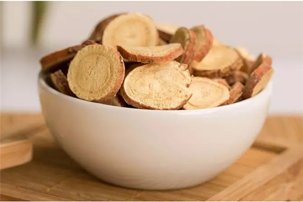 甘草是甜的嗎 甘草吃多了會上火嗎 甘草是甜的嗎 甘草吃多了會上火嗎