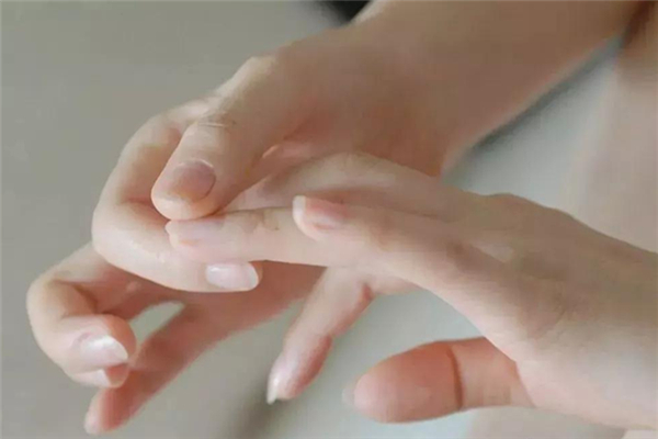 手部粗糙去角質(zhì)可以嗎 手部粗糙怎么快速細膩 手部粗糙去角質(zhì)可以嗎 手部粗糙怎么快速細膩