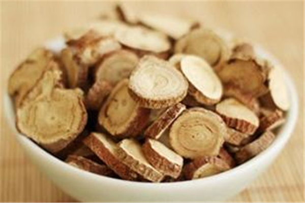 甘草可以煲湯喝嗎 甘草煲湯的功效作用 甘草可以煲湯喝嗎 甘草煲湯的功效作用