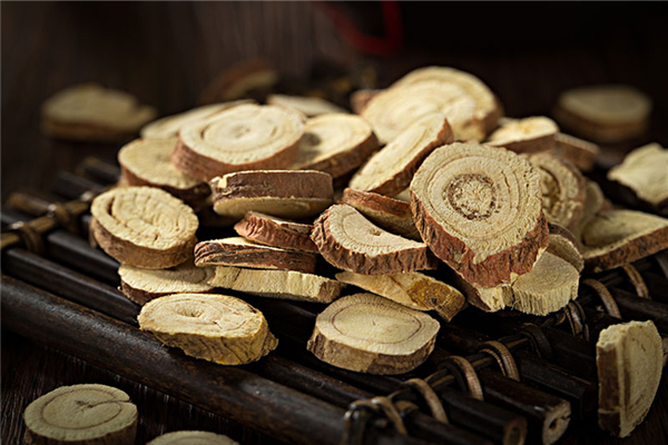 甘草適合寒咳還是熱咳 甘草適合什么人群喝 甘草適合寒咳還是熱咳 甘草適合什么人群喝