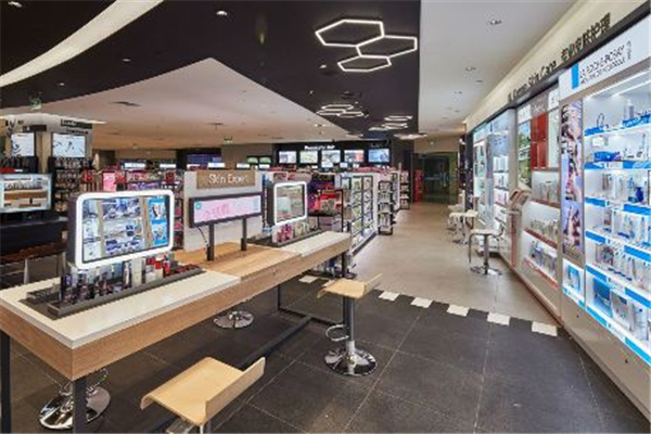 屈臣氏是哪里的品牌 屈臣氏是一個(gè)牌子還是一個(gè)店 屈臣氏是哪里的品牌 屈臣氏是一個(gè)牌子還是一個(gè)店