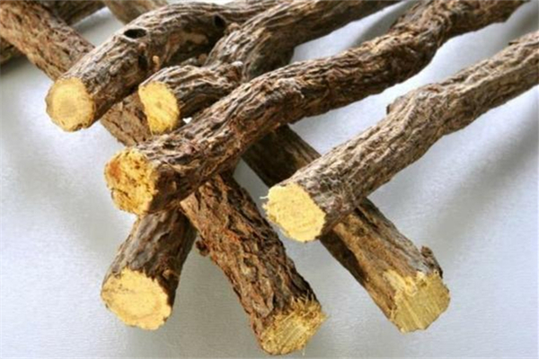 甘草適合寒咳還是熱咳 甘草適合什么人群喝 甘草適合寒咳還是熱咳 甘草適合什么人群喝