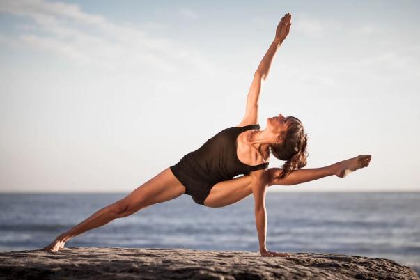 練瑜伽要練多久才有效果 練瑜伽要穿什么衣服 練瑜伽要練多久才有效果 練瑜伽要穿什么衣服