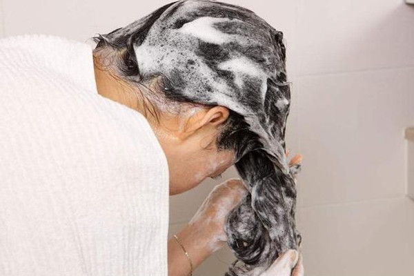 洗頭一定要用護發(fā)素嗎 洗頭一定要用吹風(fēng)機嗎 洗頭一定要用護發(fā)素嗎 洗頭一定要用吹風(fēng)機嗎