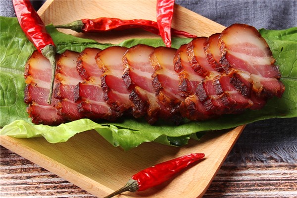 熏肉什么時候熏最好 熏肉是熱熏還是涼熏 熏肉什么時候熏最好 熏肉是熱熏還是涼熏