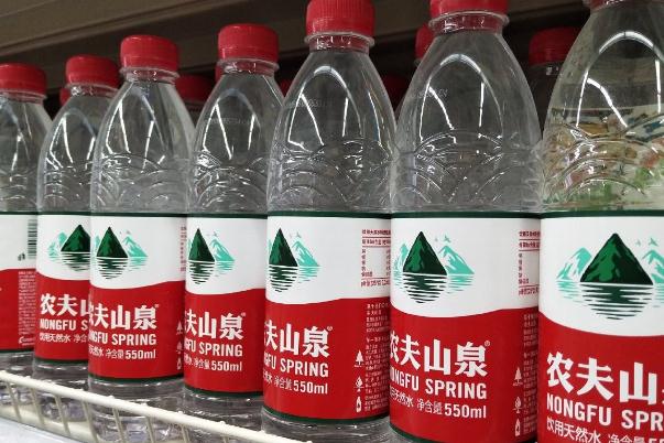 農(nóng)夫山泉礦泉水是天然礦泉水嗎 農(nóng)夫山泉礦泉水是硬水還是軟水 農(nóng)夫山泉礦泉水是天然礦泉水嗎 農(nóng)夫山泉礦泉水是硬水還是軟水