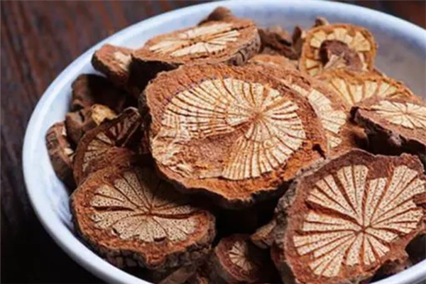 大血藤是不是雞血藤 大血藤和雞血藤的區(qū)別 大血藤是不是雞血藤 大血藤和雞血藤的區(qū)別