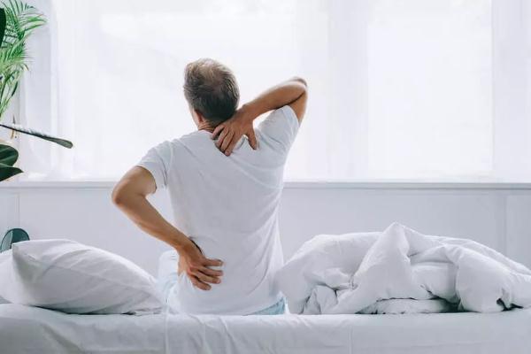 落枕要注意什么 落枕要看什么科室 落枕要注意什么 落枕要看什么科室