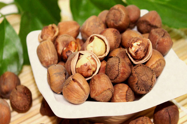 榛子的營養(yǎng)價(jià)值 榛子一天吃多少為宜 榛子的營養(yǎng)價(jià)值 榛子一天吃多少為宜