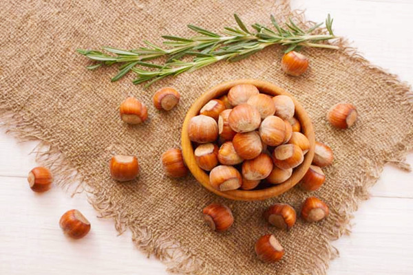 榛子能和螃蟹一起吃嗎 榛子能和雞蛋一起吃嗎 榛子能和螃蟹一起吃嗎 榛子能和雞蛋一起吃嗎