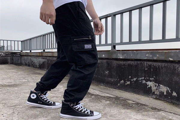 工裝褲腰帶怎么系 工裝褲有幾個(gè)口袋 工裝褲腰帶怎么系 工裝褲有幾個(gè)口袋