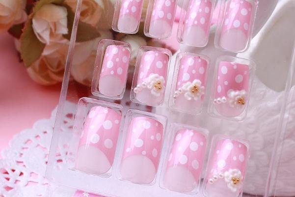 美甲貼片傷指甲嗎 為什么說美甲會傷害指甲 美甲貼片傷指甲嗎 為什么說美甲會傷害指甲