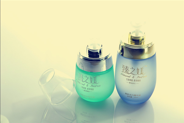 保濕水可以用來濕敷嗎 保濕水濕敷有什么好處 保濕水可以用來濕敷嗎 保濕水濕敷有什么好處