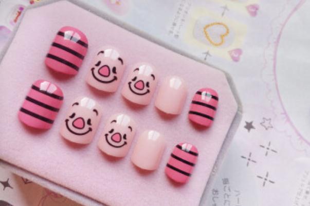 美甲貼片傷指甲嗎 為什么說美甲會傷害指甲 美甲貼片傷指甲嗎 為什么說美甲會傷害指甲