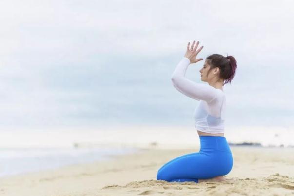 練瑜伽可以改善駝背嗎 練瑜伽可以改善腿型嗎 練瑜伽可以改善駝背嗎 練瑜伽可以改善腿型嗎