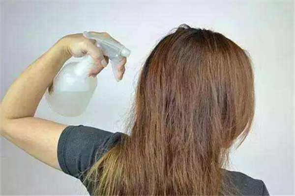 油性頭發(fā)一般幾天洗一次 油性頭發(fā)天天洗頭發(fā)好不好 油性頭發(fā)一般幾天洗一次 油性頭發(fā)天天洗頭發(fā)好不好