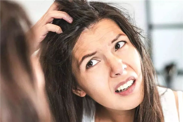 油性頭發(fā)可以用護發(fā)精油嗎 油性頭發(fā)用護發(fā)精油好不好 油性頭發(fā)可以用護發(fā)精油嗎 油性頭發(fā)用護發(fā)精油好不好