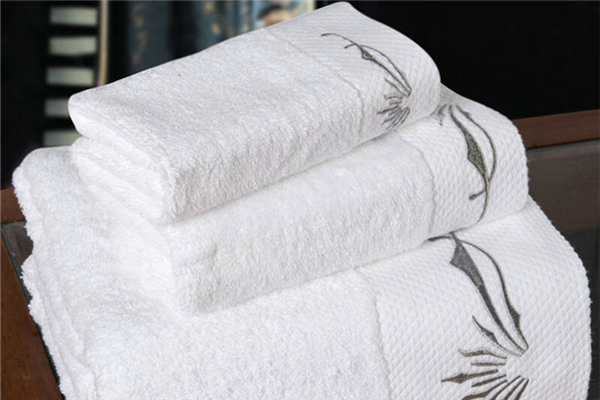 浴巾買回來要洗一下嗎 浴巾買多大的合適 浴巾買回來要洗一下嗎 浴巾買多大的合適