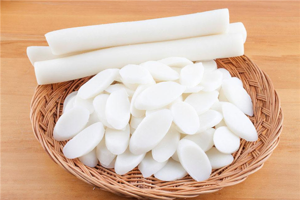 年糕多久煮熟 年糕冷水下鍋還是熱水 年糕多久煮熟 年糕冷水下鍋還是熱水