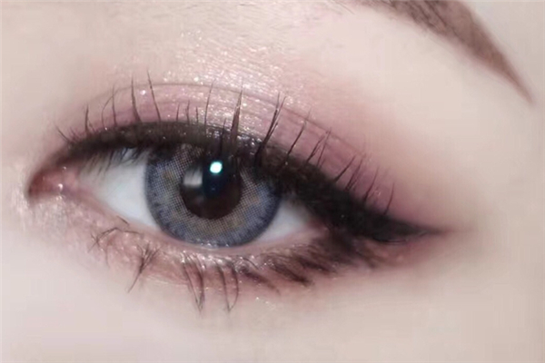 美瞳過期了還能繼續(xù)戴嗎 美瞳過期戴上會(huì)有什么異樣 美瞳過期了還能繼續(xù)戴嗎 美瞳過期戴上會(huì)有什么異樣