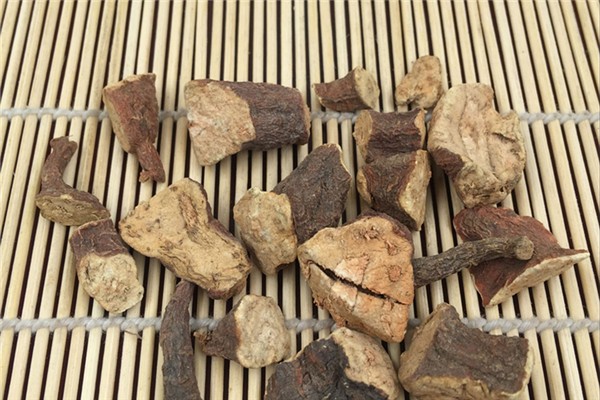 何首烏是補(bǔ)陰還是補(bǔ)陽 何首烏的功效和作用 何首烏是補(bǔ)陰還是補(bǔ)陽 何首烏的功效和作用