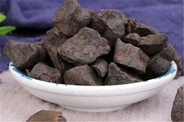 何首烏一次用量多少克 何首烏吃多了有什么副作用 何首烏一次用量多少克 何首烏吃多了有什么副作用