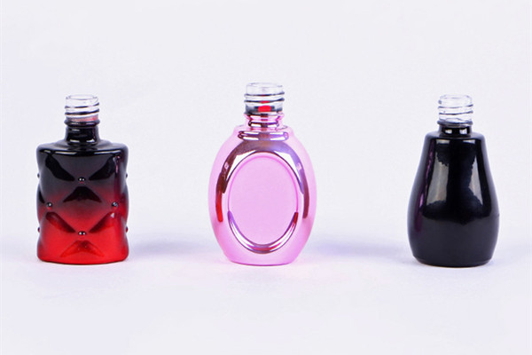 指甲油多久能干透 指甲油需要涂幾層 指甲油多久能干透 指甲油需要涂幾層