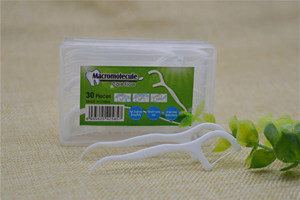 牙線和牙簽?zāi)膫€好 牙線可以清理大牙嗎 牙線和牙簽?zāi)膫€好 牙線可以清理大牙嗎