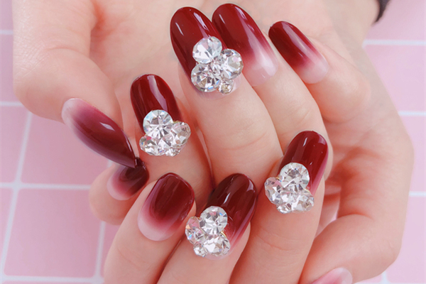 貼甲片貼到肉了可以嗎 貼甲片貼到哪個(gè)部位 貼甲片貼到肉了可以嗎 貼甲片貼到哪個(gè)部位