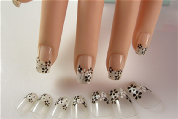 貼甲片會(huì)讓甲床變長嗎 貼甲片有什么好處 貼甲片會(huì)讓甲床變長嗎 貼甲片有什么好處