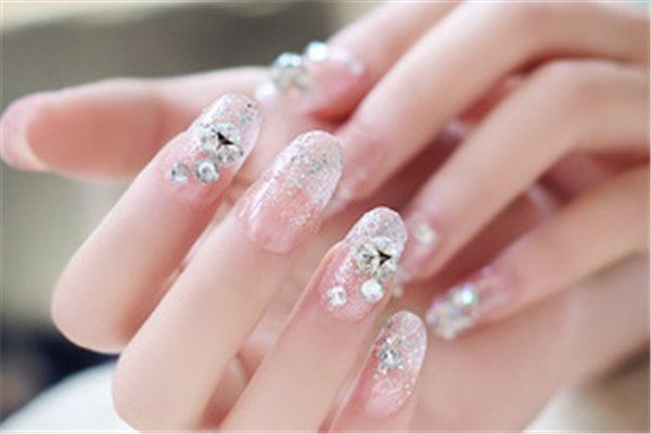 貼甲片貼到肉了可以嗎 貼甲片貼到哪個(gè)部位 貼甲片貼到肉了可以嗎 貼甲片貼到哪個(gè)部位