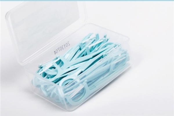 牙線用圓的好還是用扁的好 牙線的正確使用方法 牙線用圓的好還是用扁的好 牙線的正確使用方法