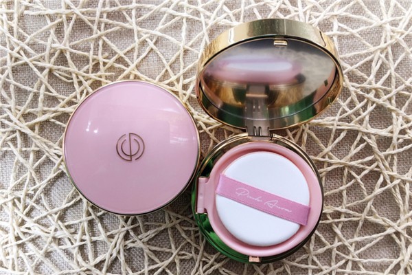 氣墊粉底液和瓶裝粉底液的區(qū)別 氣墊粉底液哪個(gè)牌子好用推薦 氣墊粉底液和瓶裝粉底液的區(qū)別 氣墊粉底液哪個(gè)牌子好用推薦