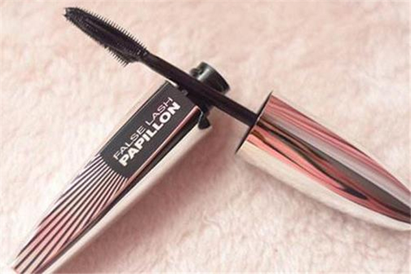 美寶蓮的睫毛膏好用嗎 美寶蓮睫毛膏怎么卸妝 美寶蓮的睫毛膏好用嗎 美寶蓮睫毛膏怎么卸妝