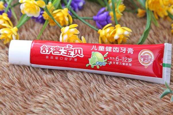 牙膏要經(jīng)常換牌子嗎 牙膏有腐蝕性嗎 牙膏要經(jīng)常換牌子嗎 牙膏有腐蝕性嗎