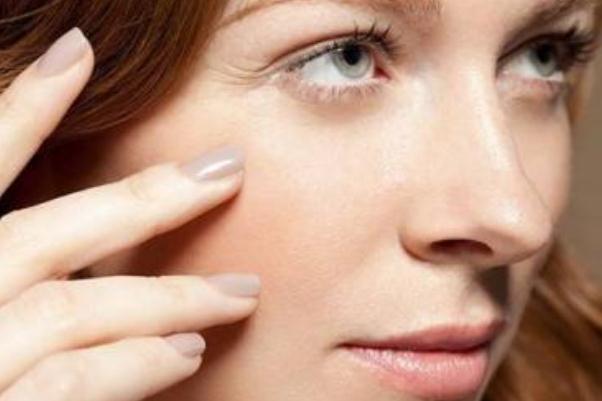 眼部細(xì)紋會(huì)自己消失嗎 女人正常多少歲眼部有細(xì)紋 眼部細(xì)紋會(huì)自己消失嗎 女人正常多少歲眼部有細(xì)紋