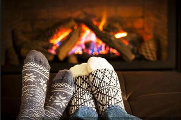 冬季睡覺(jué)腳冷怎么辦 冬天為什么睡覺(jué)腳冷