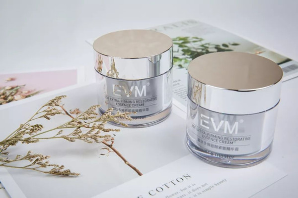 脂肪粒跟眼霜有關(guān)系嗎 長了脂肪粒能用眼霜嗎 脂肪粒跟眼霜有關(guān)系嗎 長了脂肪粒能用眼霜嗎