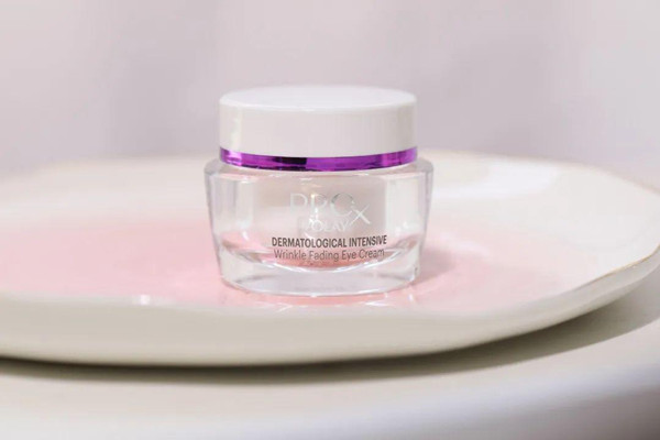 脂肪粒跟眼霜有關(guān)系嗎 長了脂肪粒能用眼霜嗎 脂肪粒跟眼霜有關(guān)系嗎 長了脂肪粒能用眼霜嗎