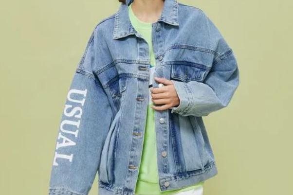 牛仔外套太硬怎么變軟 牛仔外套搭配什么褲子好看 牛仔外套太硬怎么變軟 牛仔外套搭配什么褲子好看