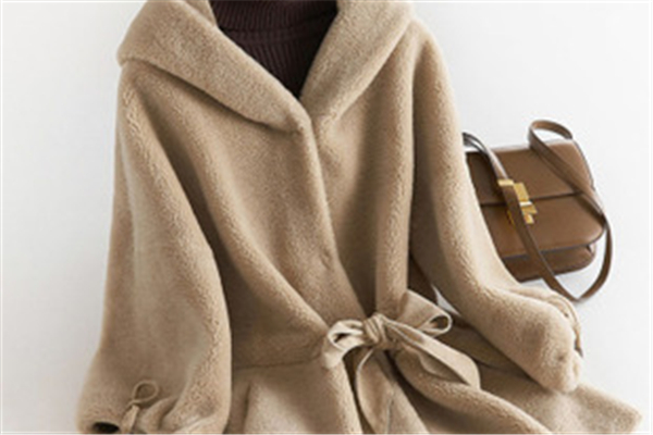 呢子大衣什么溫度穿 呢子大衣是厚點好還是薄點好 呢子大衣什么溫度穿 呢子大衣是厚點好還是薄點好