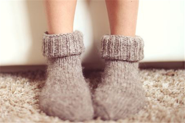 冬季睡覺腳冷怎么辦 冬天為什么睡覺腳冷 冬季睡覺腳冷怎么辦 冬天為什么睡覺腳冷