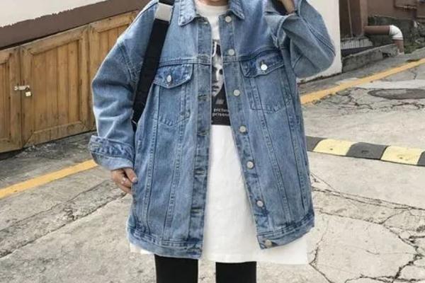 牛仔外套太硬怎么變軟 牛仔外套搭配什么褲子好看 牛仔外套太硬怎么變軟 牛仔外套搭配什么褲子好看