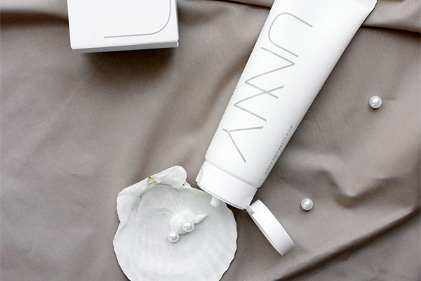 氨基酸洗面奶會不會爛臉 氨基酸洗面奶會導致長痘嗎