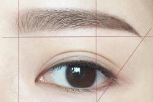 畫眉毛用眉筆還是眉粉好 畫眉毛是眉頭重還是眉尾重 畫眉毛用眉筆還是眉粉好 畫眉毛是眉頭重還是眉尾重