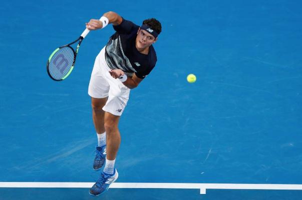 打網(wǎng)球要穿什么鞋 打網(wǎng)球要學多久 打網(wǎng)球要穿什么鞋 打網(wǎng)球要學多久