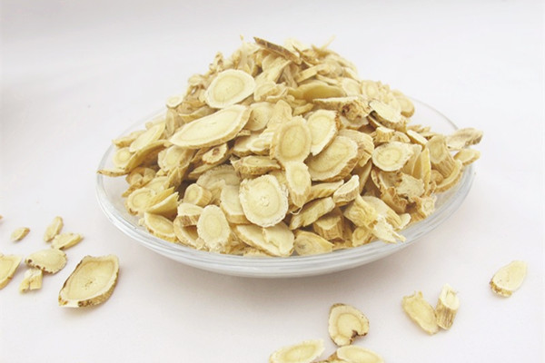 黃芪能和枸杞一起泡水喝嗎 黃芪能和茶葉一起泡水喝嗎 黃芪能和枸杞一起泡水喝嗎 黃芪能和茶葉一起泡水喝嗎